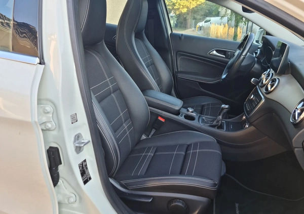 Mercedes-Benz GLA cena 83999 przebieg: 65000, rok produkcji 2016 z Szczebrzeszyn małe 667
